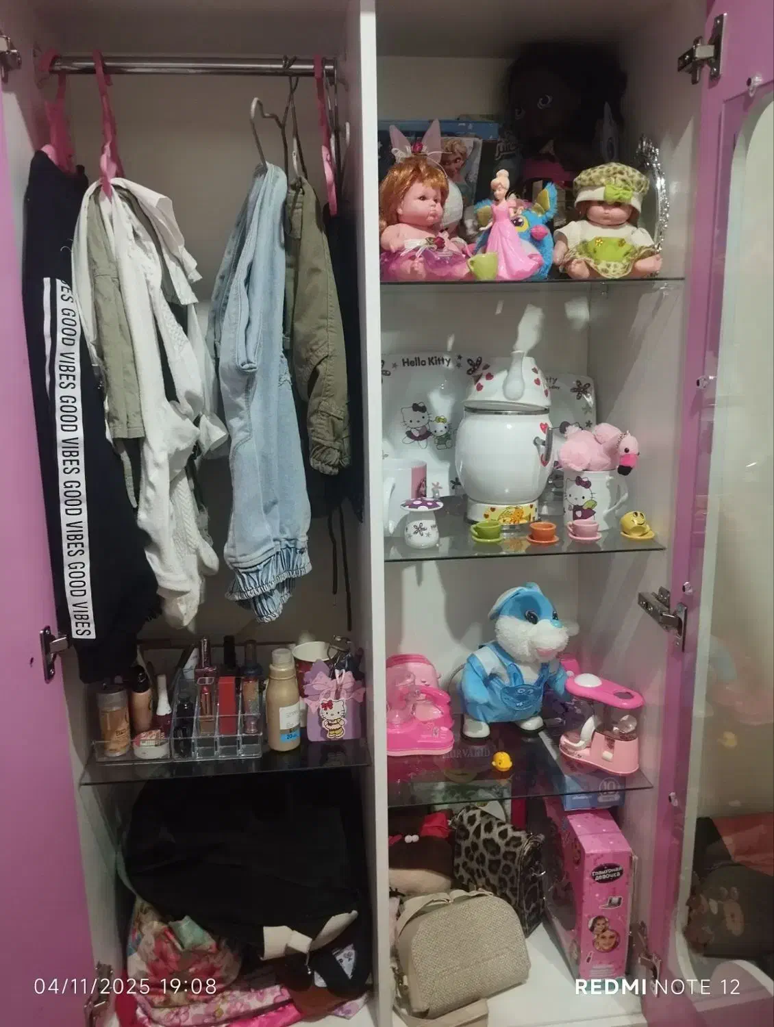 کمد دخترانه و میز  تحریر دخترانه|جاکفشی، کمد، دراور|پاکدشت, حصار امیر|دیوار