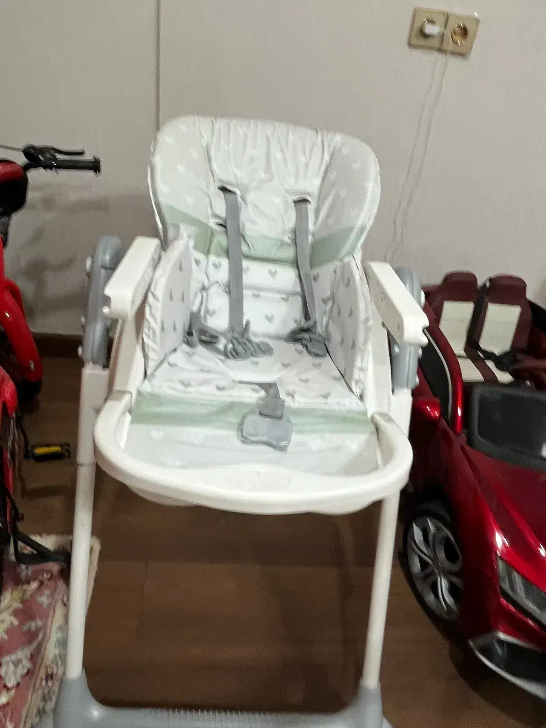 صندلی کودک|تخت و صندلی بچه|کرج, شهرک بنفشه|دیوار