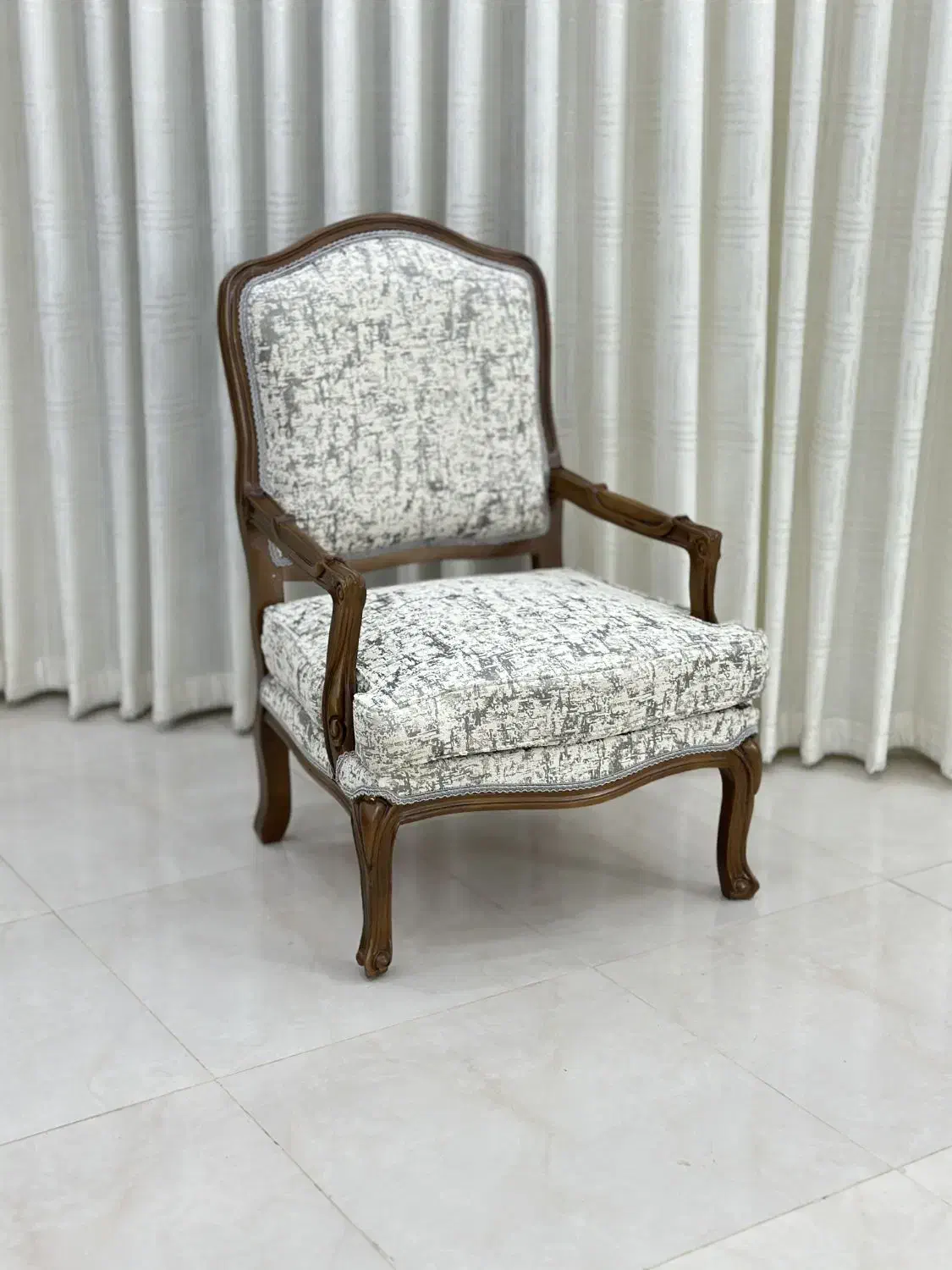 مبل کلاسیک مکعبی|مبلمان خانگی و میز عسلی|ایلام, |دیوار