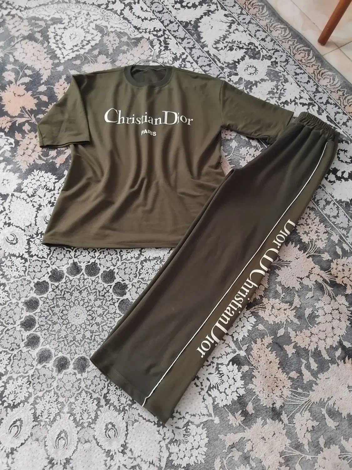 ست شلوار و لانگ|لباس|رباط‌کریم, مسکن مهر آبشناسان|دیوار