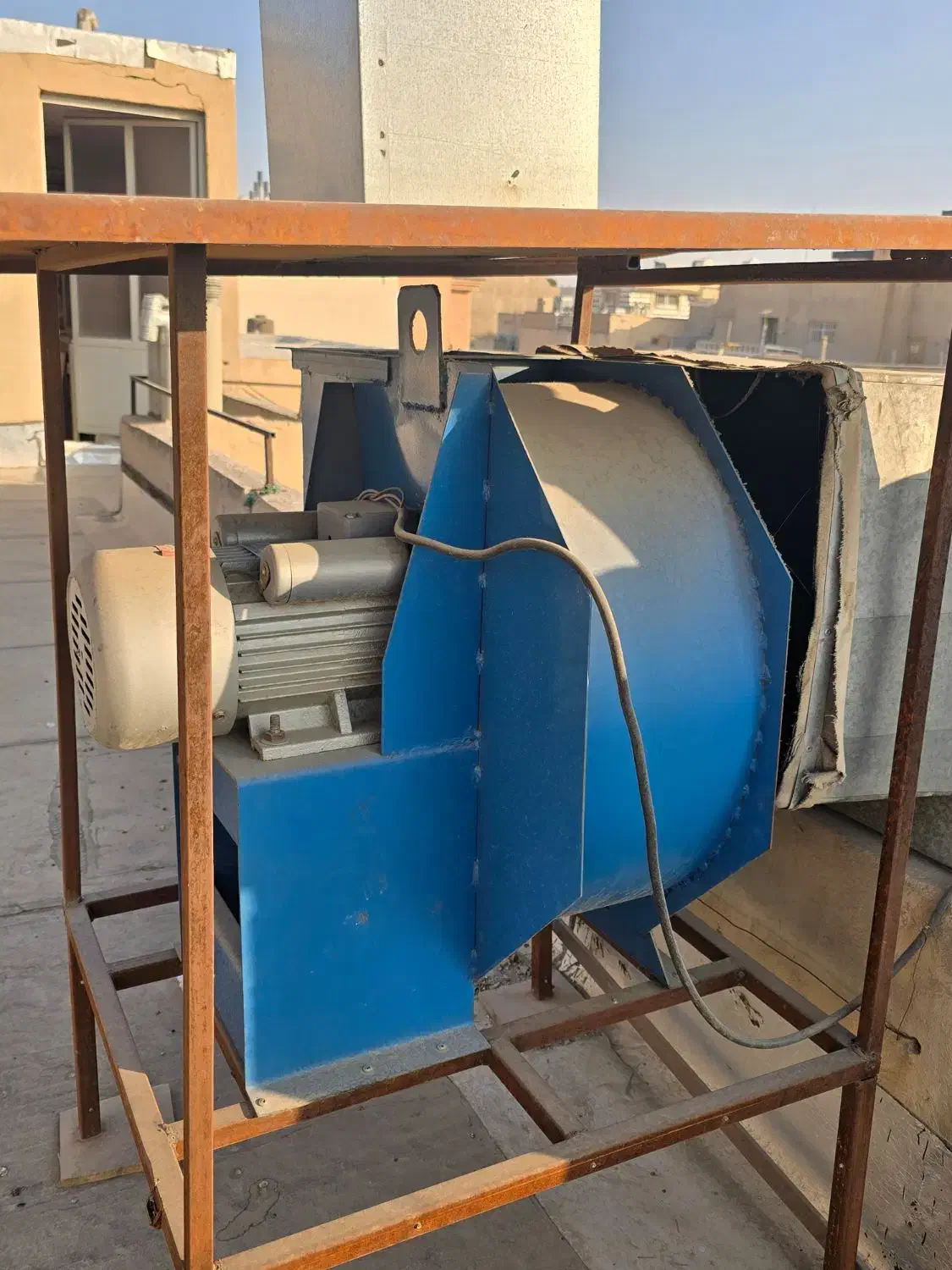 سانترفیوژ دو اسب تک فاز دو خازن با پایه و سایبان|کافیشاپ و رستوران|اصفهان, چرخاب|دیوار