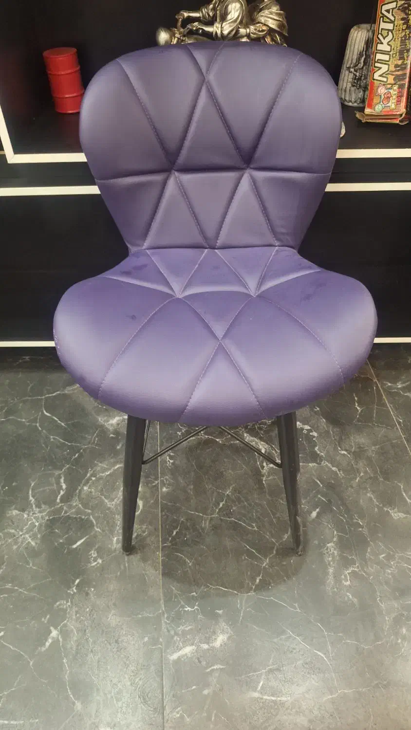 میز و صندلی پایه فلزی اسپایدری زین اسبی چرم|میز و صندلی غذاخوری|رشت, چله خانه|دیوار