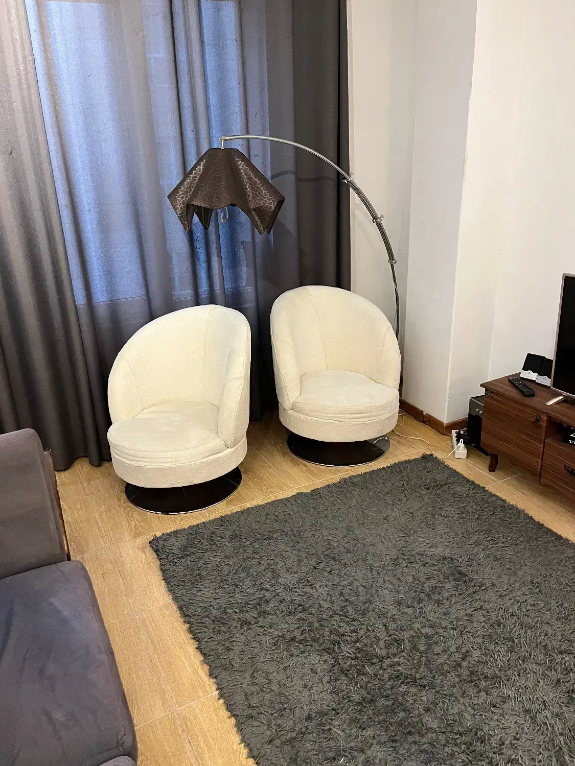 دو عدد مبل چرخشی|مبلمان خانگی و میز عسلی|بابلسر, |دیوار