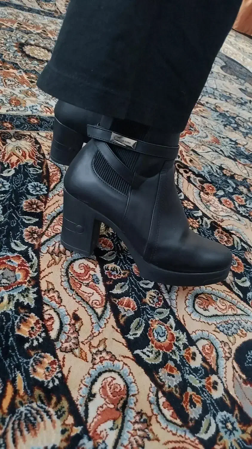 بوت|کیف، کفش، کمربند|شهریار, شهریار|دیوار