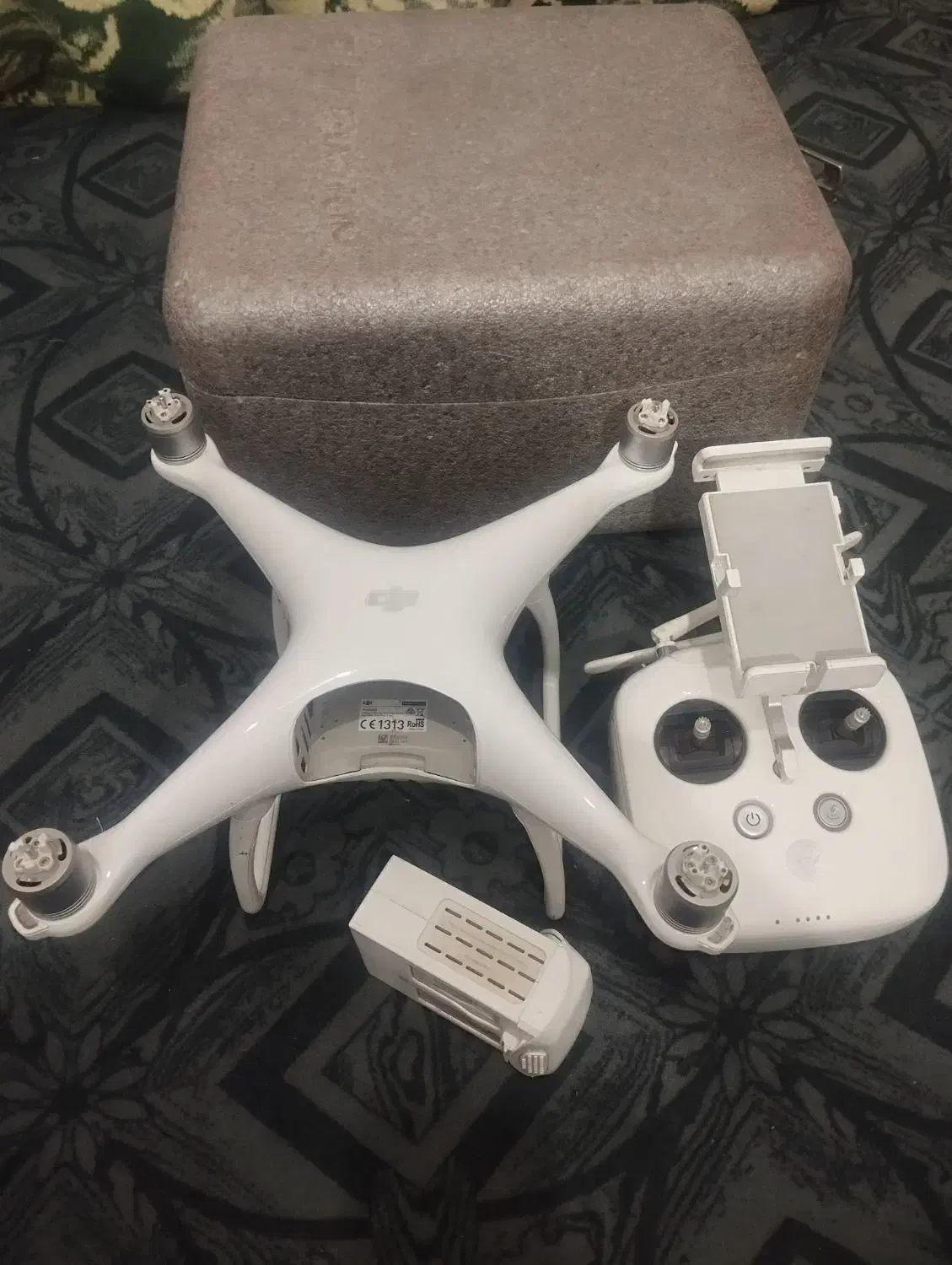 فروش هلیشات فانتوم 4 بشرط تمیزی وسلامی|دوربین عکاسی و فیلم‌برداری|جوین, |دیوار