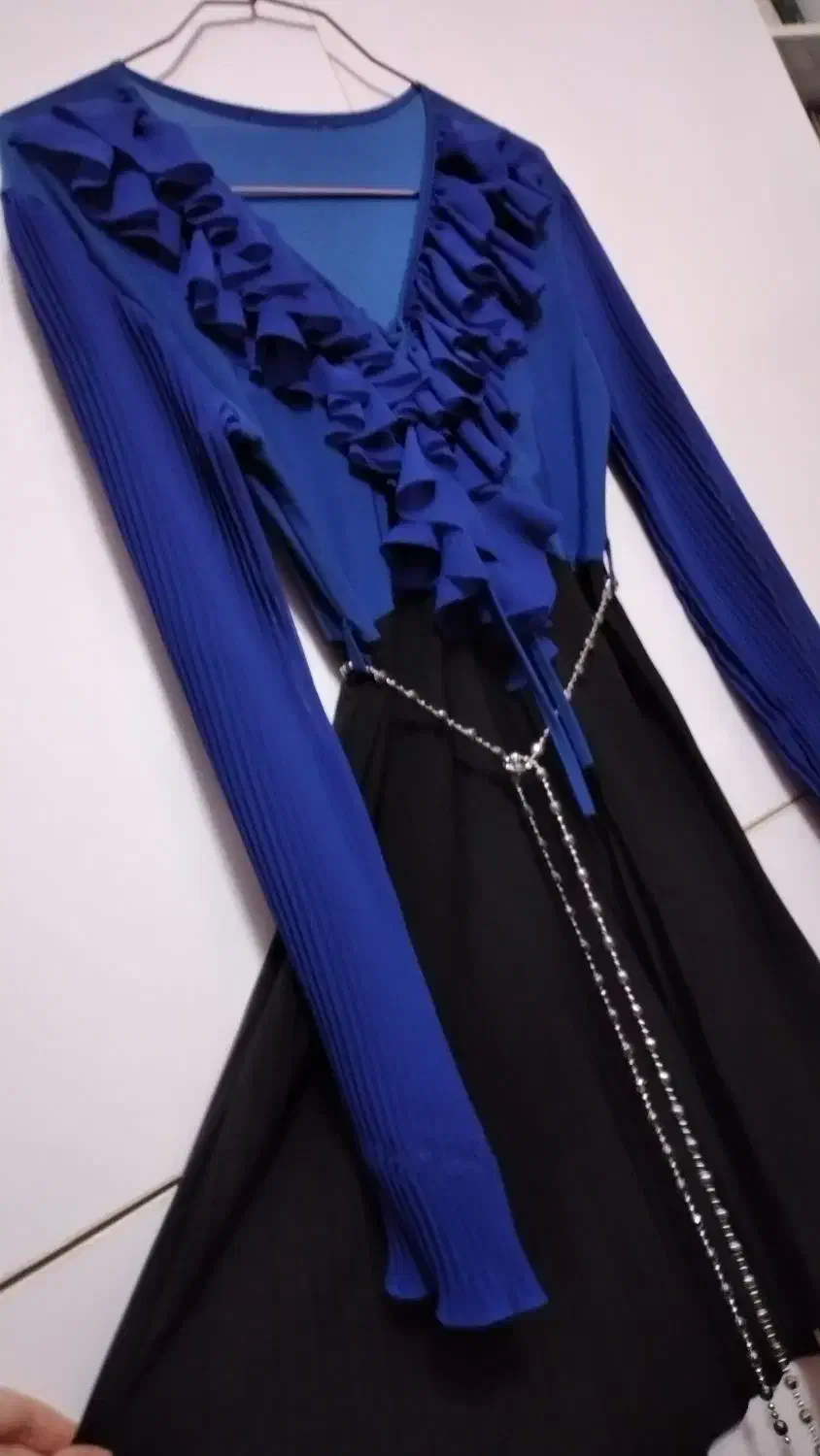 لباس مجلسی|لباس|قم, بنیاد|دیوار