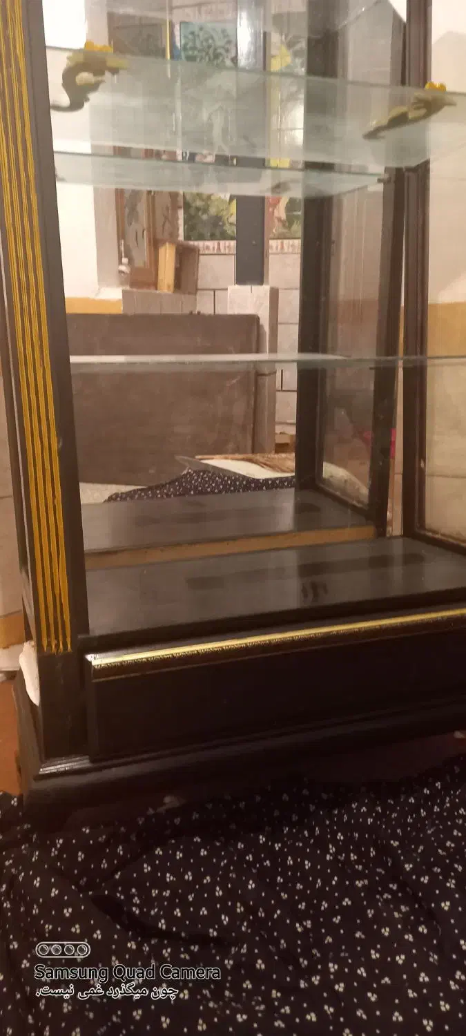 بوفه|کلکسیون اشیاء عتیقه|دوگنبدان, |دیوار