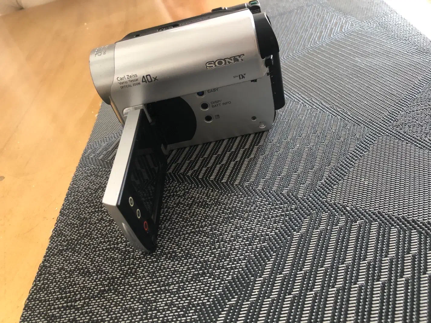 هندی کم دوربین فیلمبرداری سونی DCR-HC52|دوربین عکاسی و فیلمبرداری|تبریز, |دیوار