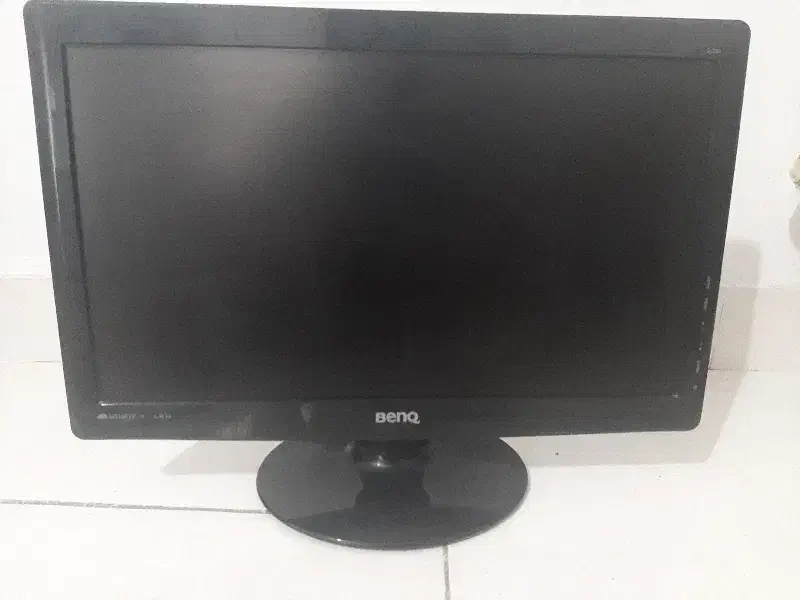 مانیتور BenQ و کیبورد تسکو tk8001|قطعات و لوازم جانبی رایانه|ری, اقدسیه|دیوار