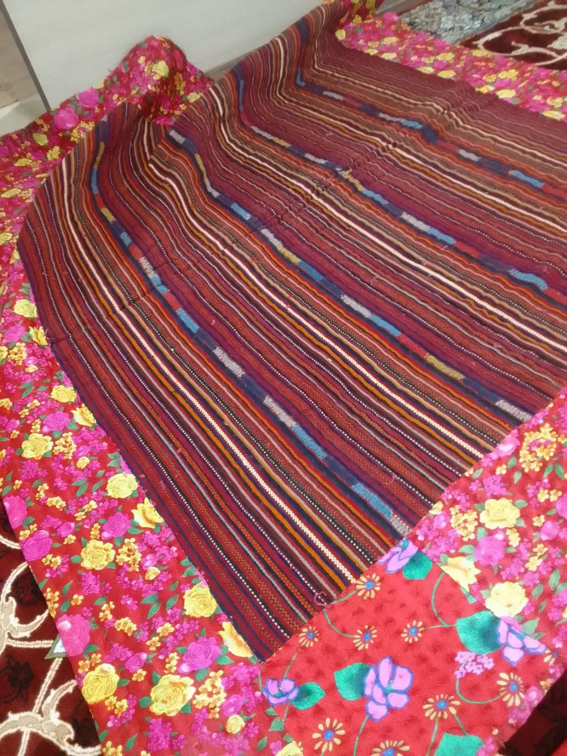 لحاف جاجیم دست بافت خواصیت درمانی|رختخواب، بالش، پتو|الیگودرز, |دیوار