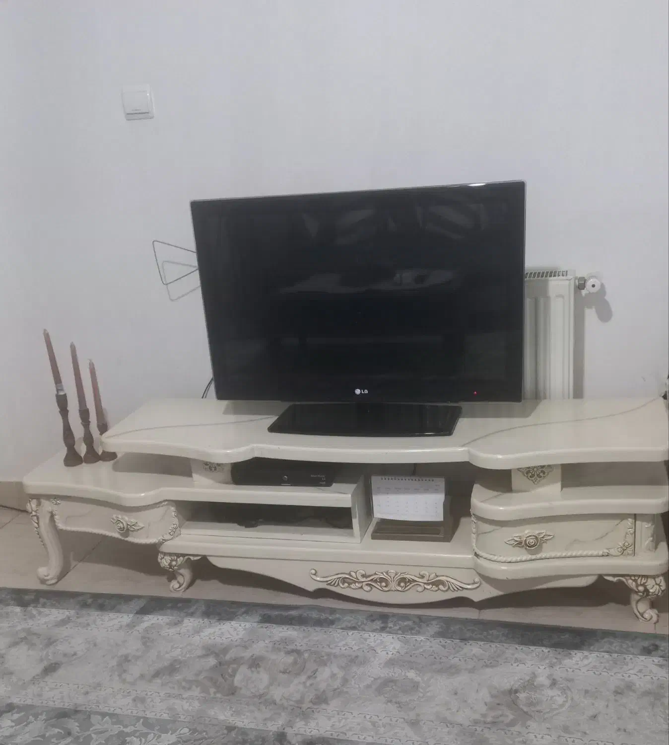 ویترین با میز تلویزیون|میز تلویزیون|رشت, چله خانه|دیوار