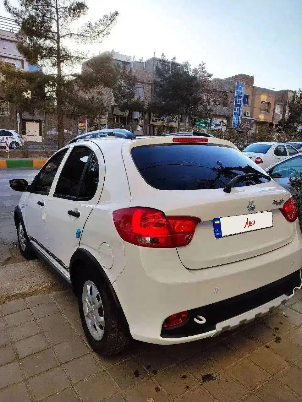 کوییک r 1402 کم کار فوری|خودرو سواری و وانت|مشهد, کوی المهدی|دیوار