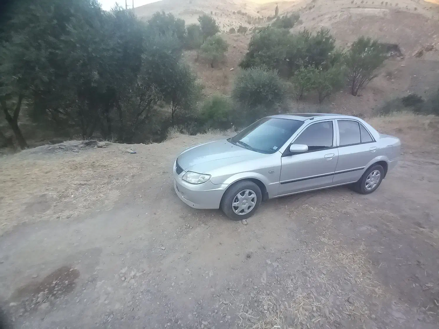 مزدا ۳۲۳|خودرو سواری و وانت|سنندج, |دیوار