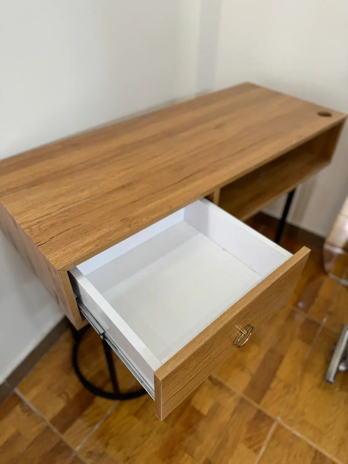 میز  کاملا نو|میز تحریر و کامپیوتر|لنگرود, |دیوار