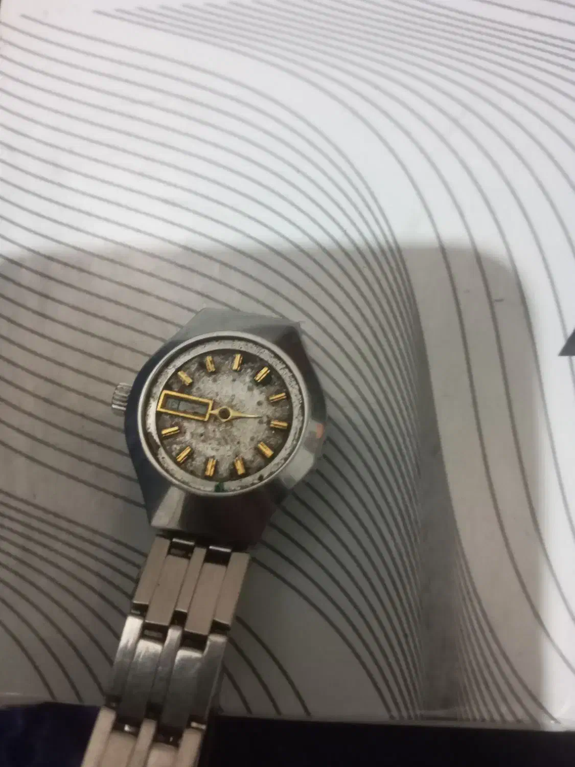 خراب هستند احتیاج به تعمیر|ساعت|اصفهان, ارزنان|دیوار