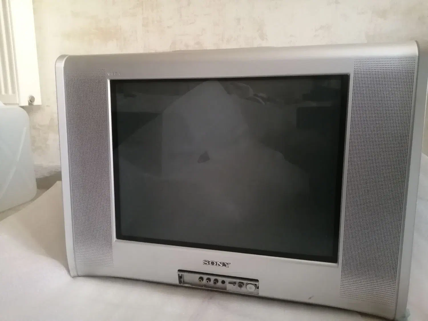 تلویزیون سونی ۲۱ اینج|تلویزیون و پروژکتور|شیراز, شهرک ایثار|دیوار