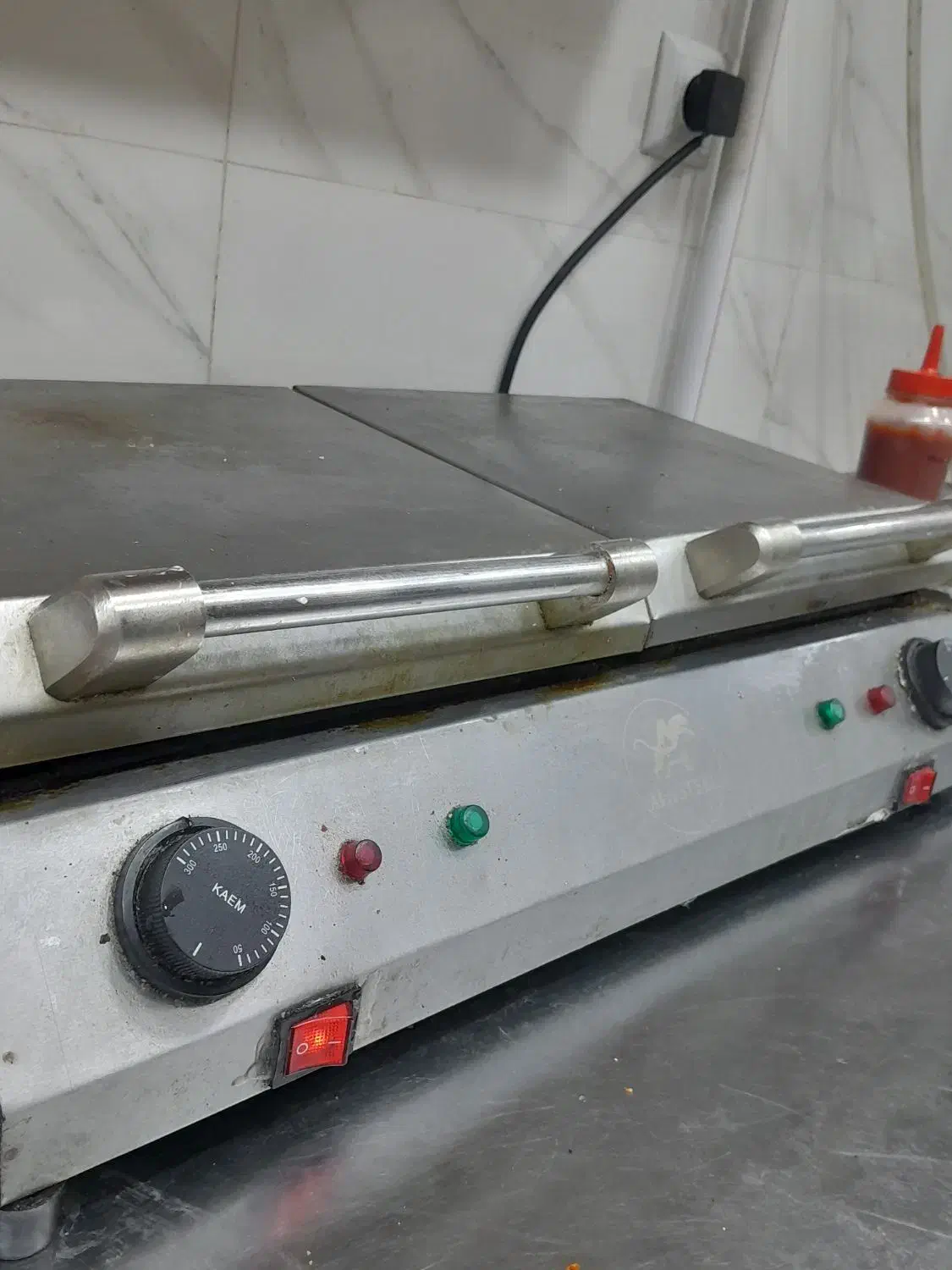 دستگاه اسنک پز ۸‌جفتی. ۱۶ تایی|کافی‌شاپ و رستوران|خمینی‌شهر, |دیوار