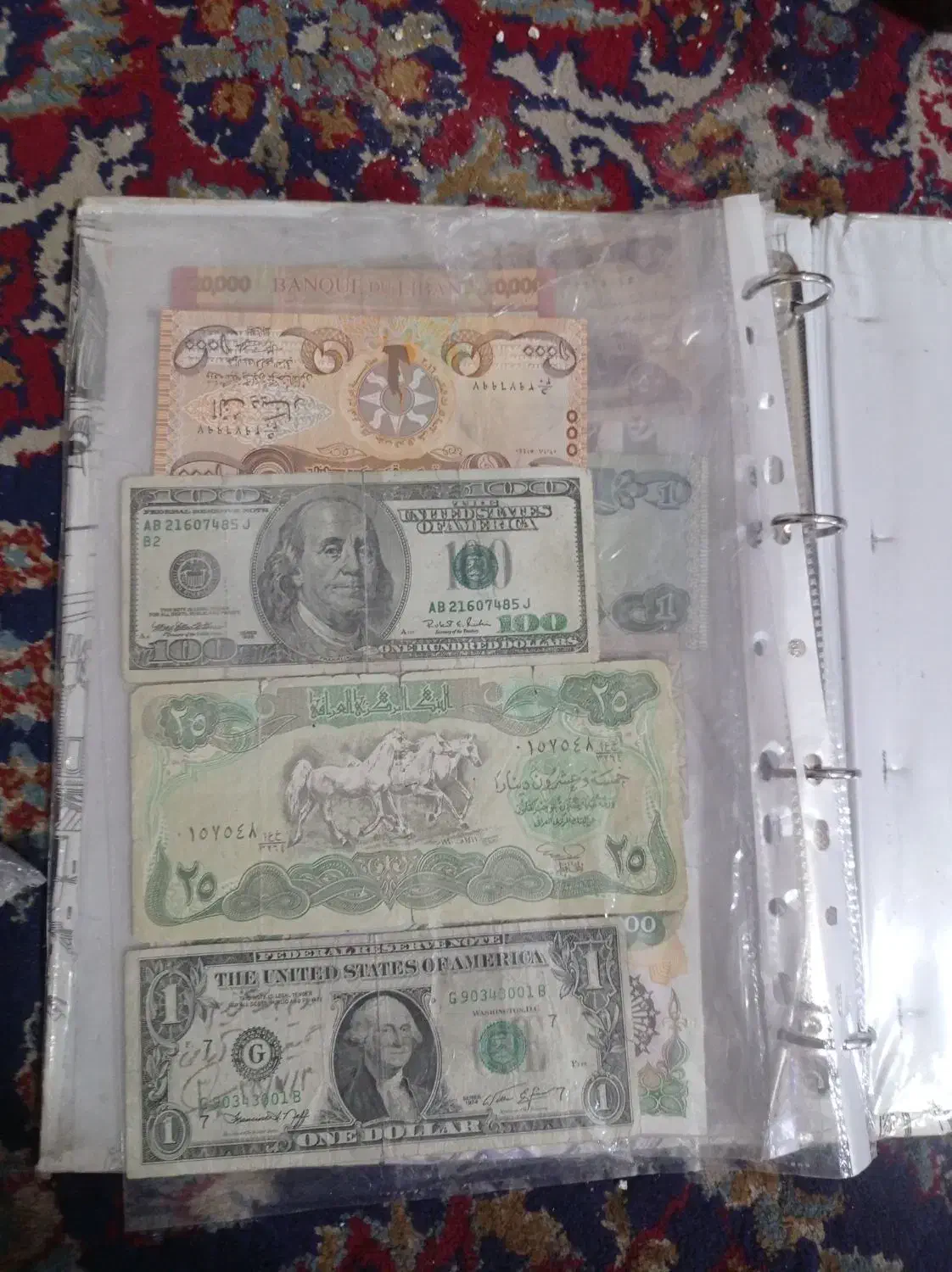 مقداری اسکناس قدیمی|کلکسیون سکه، تمبر، اسکناس|بروجرد, |دیوار