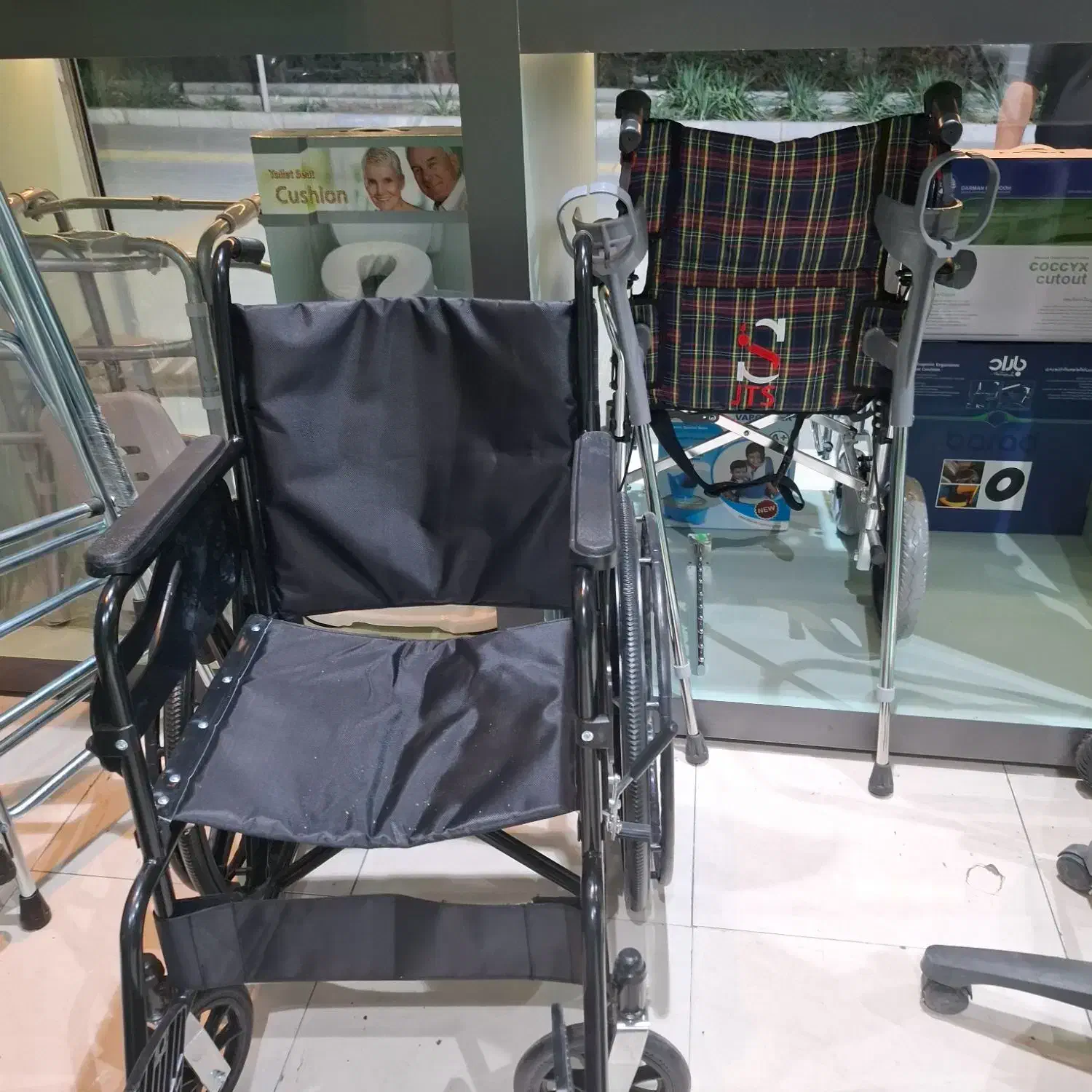 عصا زیر بغل،چهار پایه، واکر معمولی و چرخ دار،ویلچر|آرایشی، بهداشتی، درمانی|مشهد, استاد یوسفی (شهرک غرب)|دیوار