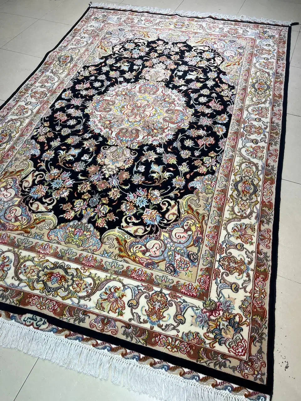 جفت ۶متری فرش دستباف طرح تبریز خطیبی درحدنو ابریشم|فرش|تهران, گلستان (شهرک راه آهن)|دیوار