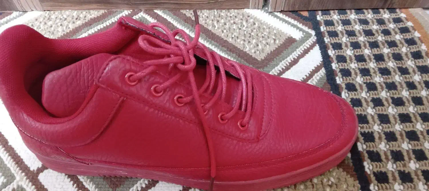 کفش اسپرت قرمز|کیف، کفش، کمربند|محمدشهر, جعفرآباد|دیوار