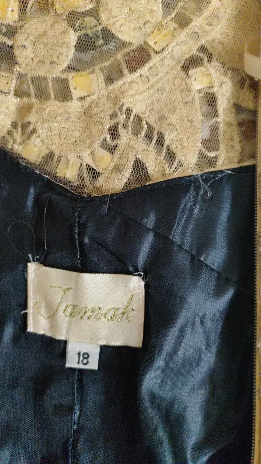 لباس مجلسی|لباس|خرمآباد, |دیوار