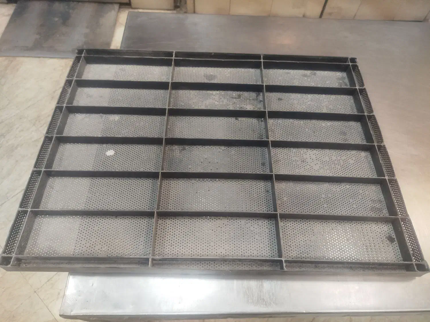 سینی نان چاباتا|ظروف پختوپز|کن, |دیوار