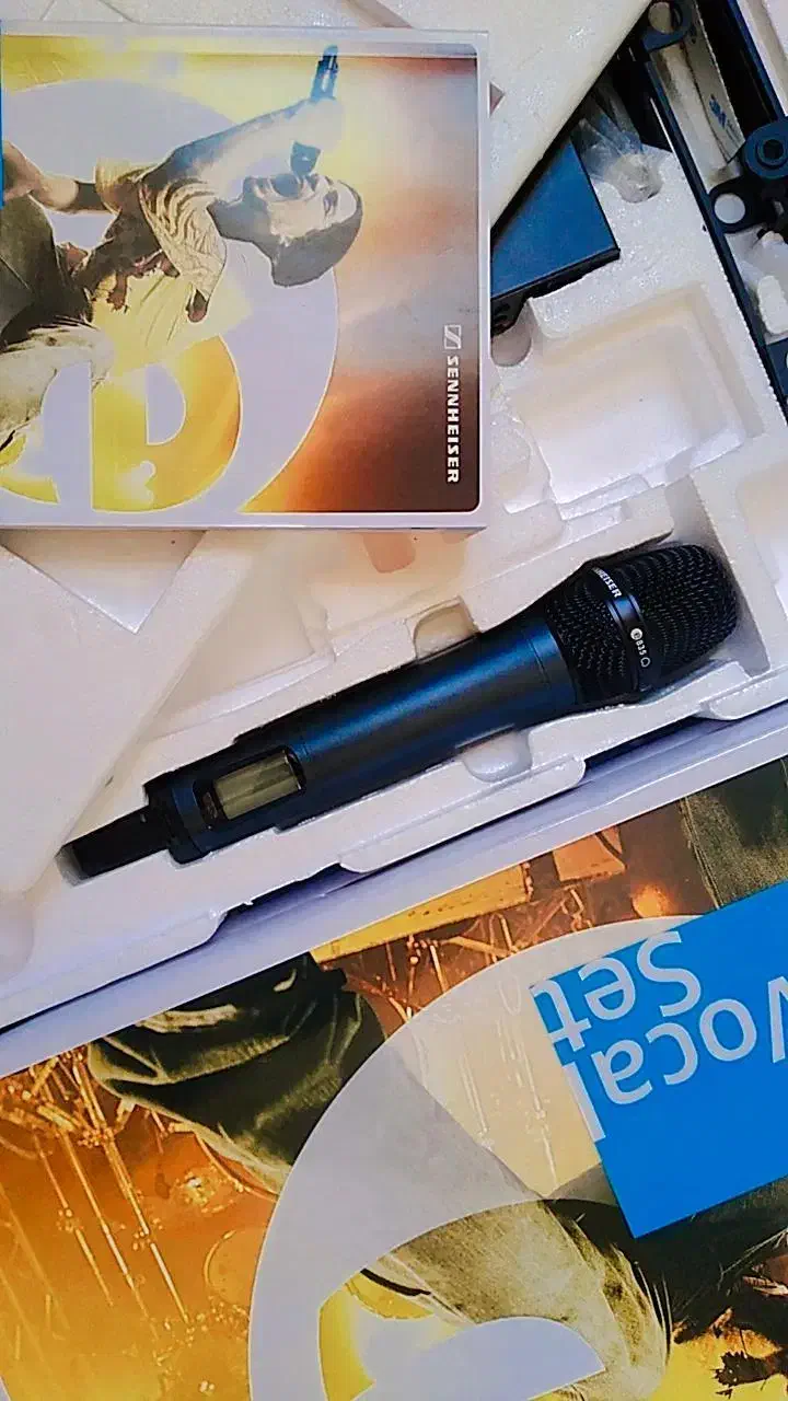 میکروفون|آلات موسیقی|بجنورد, |دیوار