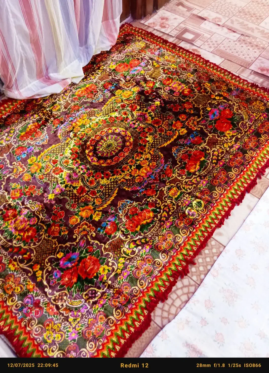 گلیم روفرشی زیبا وخوشرنگ|روفرشی|نهاوند, |دیوار