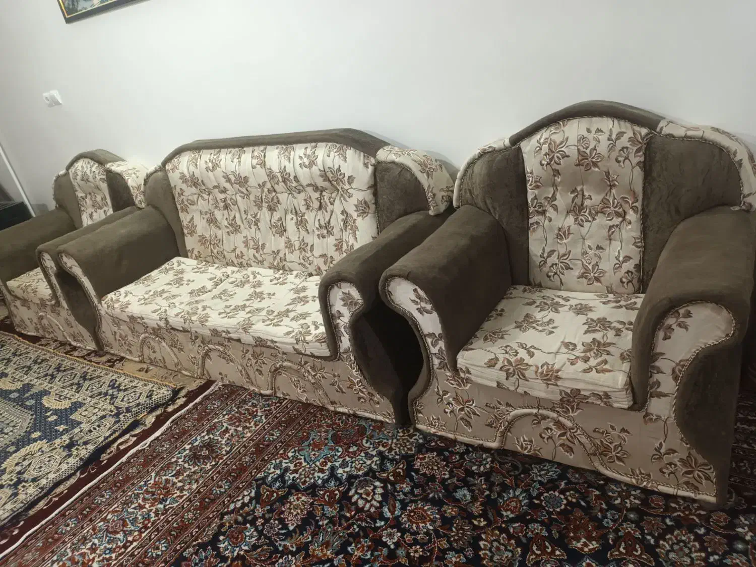 مبل هفت نفره|مبلمان خانگی و میز عسلی|تربتحیدریه, حسنی بالا|دیوار