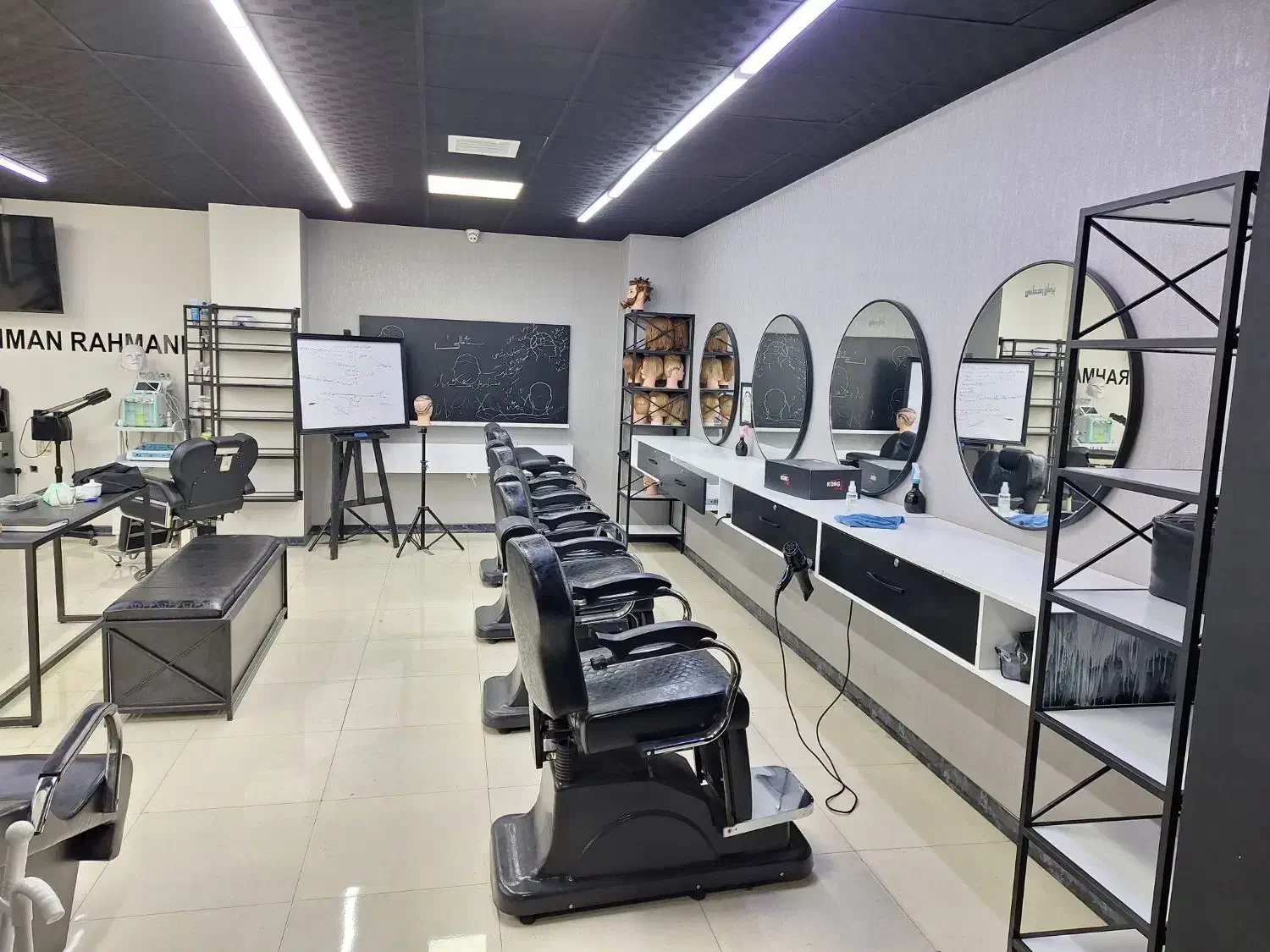 اجاره زیرزمین ۱۰۰ متری آرایشگاه|اجارهٔ دفتر کار، اتاق اداری، مطب|رباطکریم, رباطکریم|دیوار