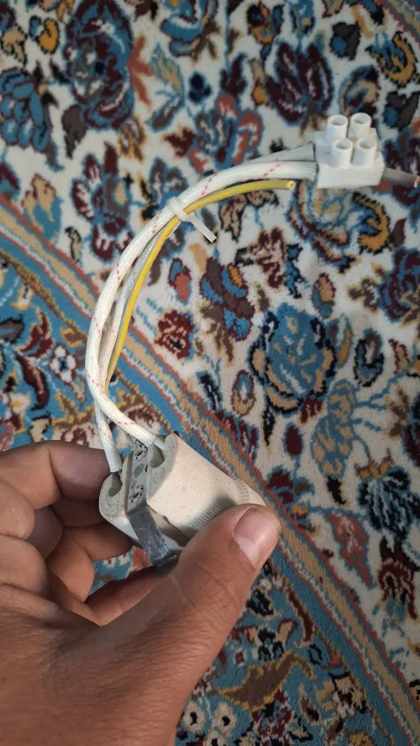 تعدادی پاتروم و لامپ هالوژن|لامپ و چراغ|مشهد, شهید علی محمدی|دیوار