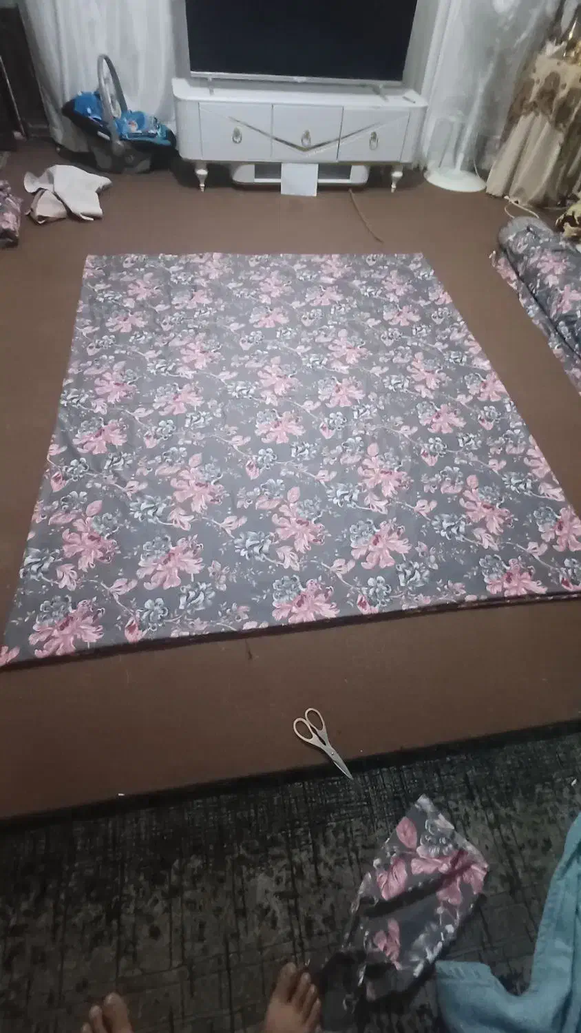 دوخت پارچه روی پتو ولحاف..|رختخواب، بالش، پتو|همدان, |دیوار