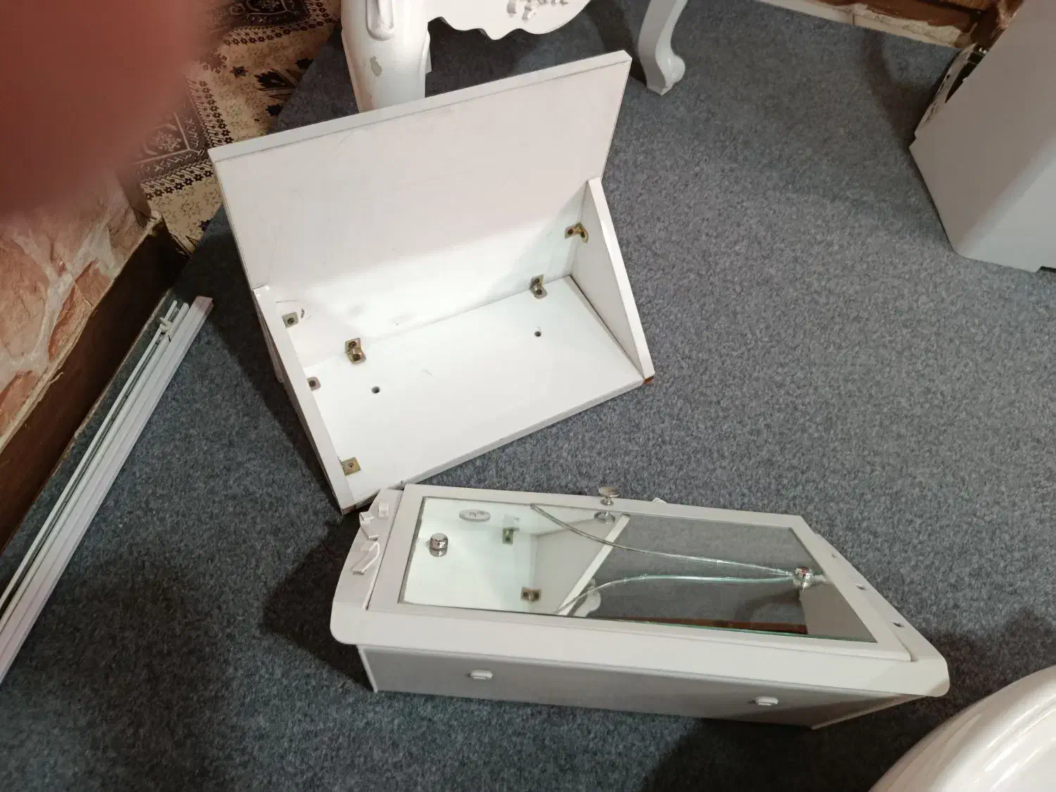 روشویی و آینه دستشویی وحمام|لوازم سرویس بهداشتی|صالح آباد (ایلام), |دیوار