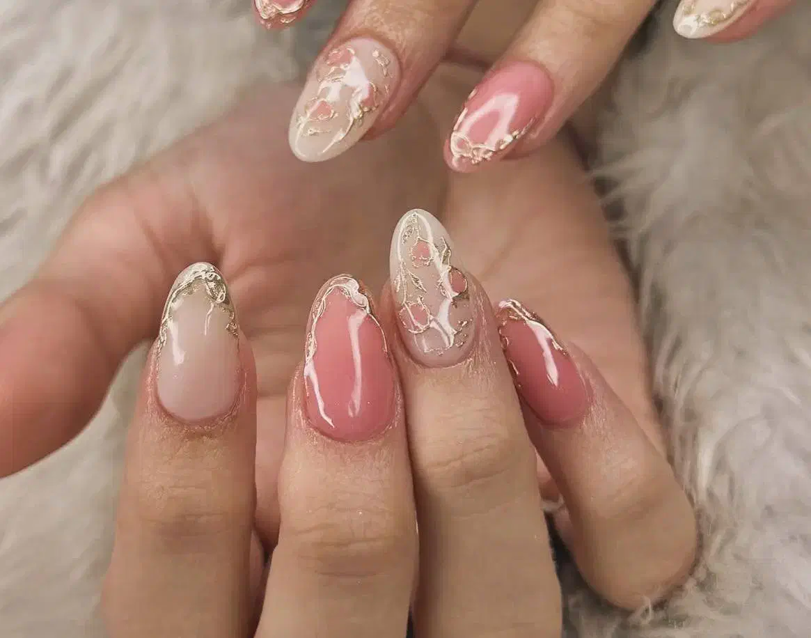 کاشت ترمیم ناخن کراتین رنگ مژه میکاپ شنیون فیبروز|خدمات آرایشگری و زیبایی|کرج, المهدی|دیوار