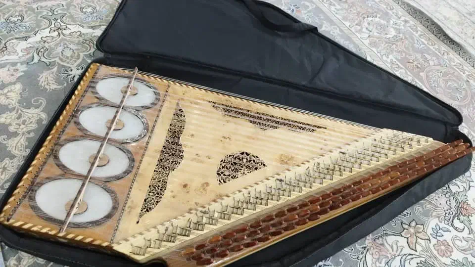 ساز قانون    حمیدیه|سازهای سنتی|حمیدیه, |دیوار