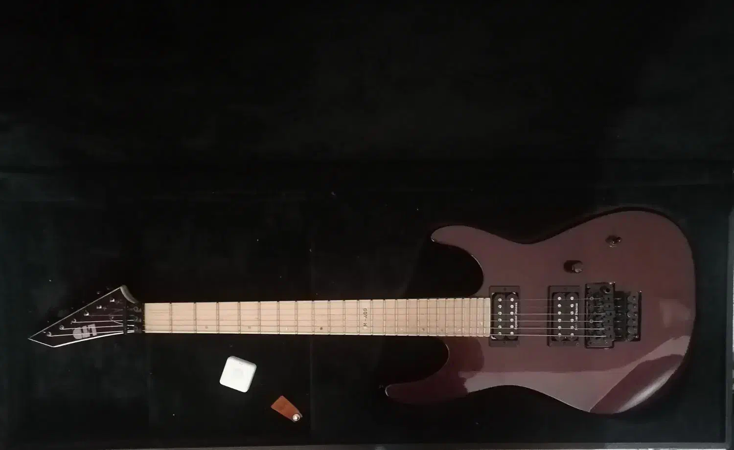 گیتار الکتریک Ltd m-400 به همراه هارد کیس|گیتار، بیس، امپلیفایر|صدرا-فارس, فاز ۱|دیوار