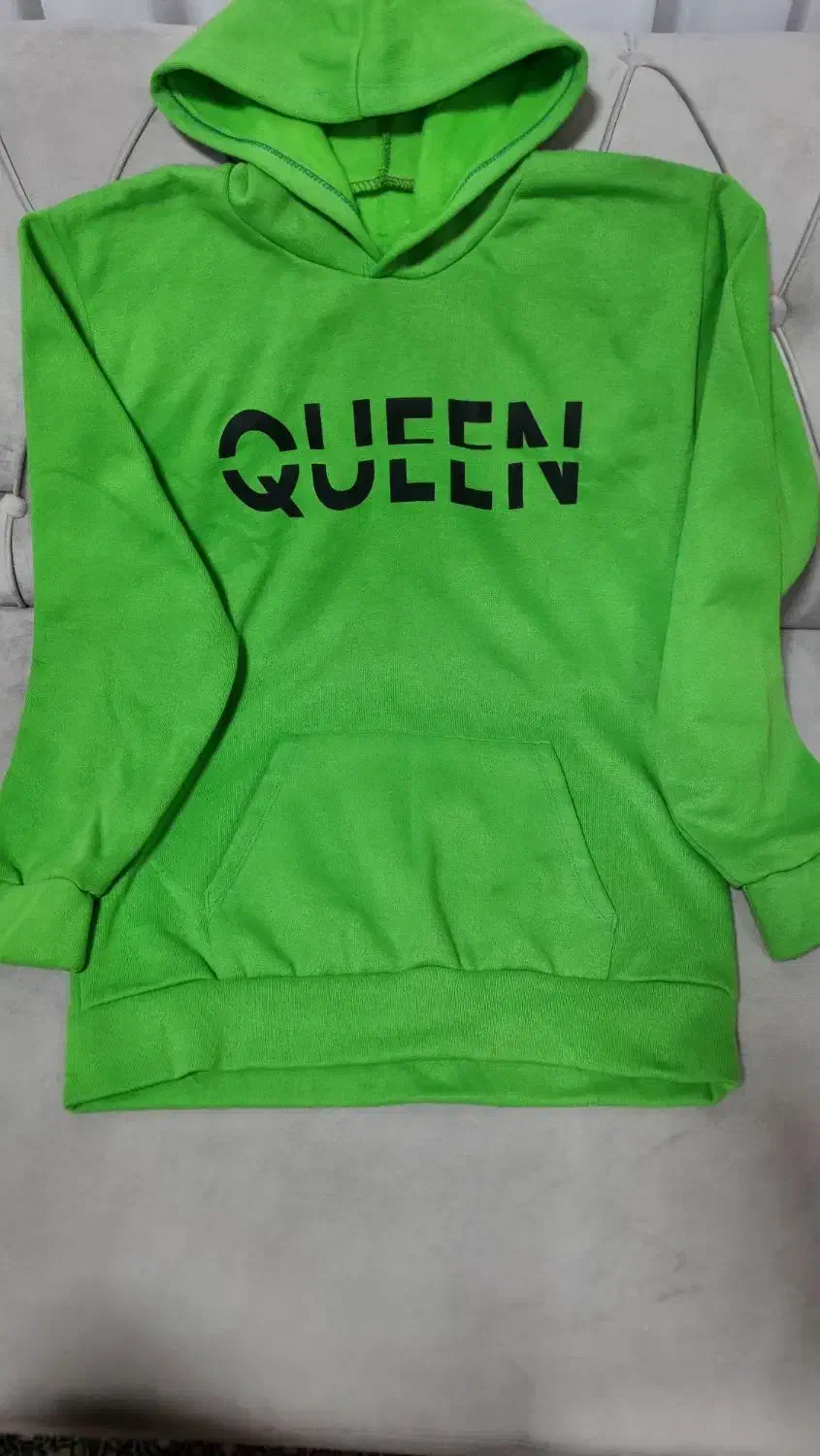 هودی کلاهدار و بافت|لباس|لنگرود, |دیوار