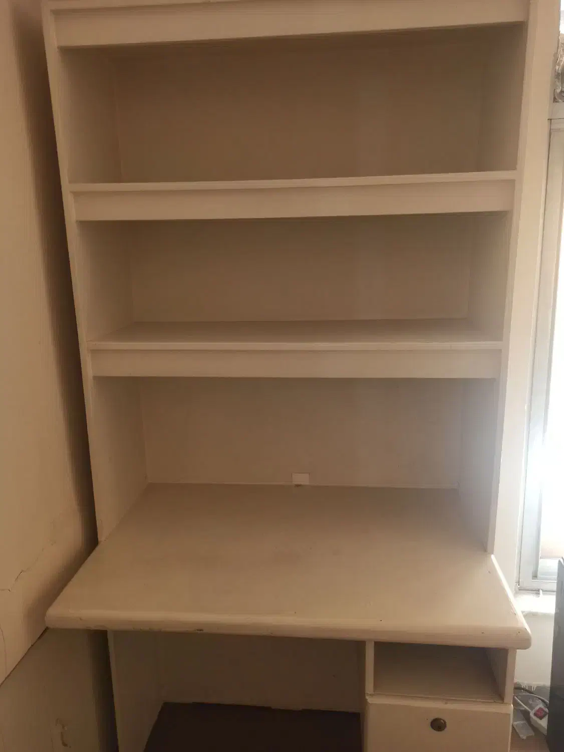 میز تحریر کتابخانه|کتابخانه، شلف، قفسههای دیواری|رشت, گلسار|دیوار