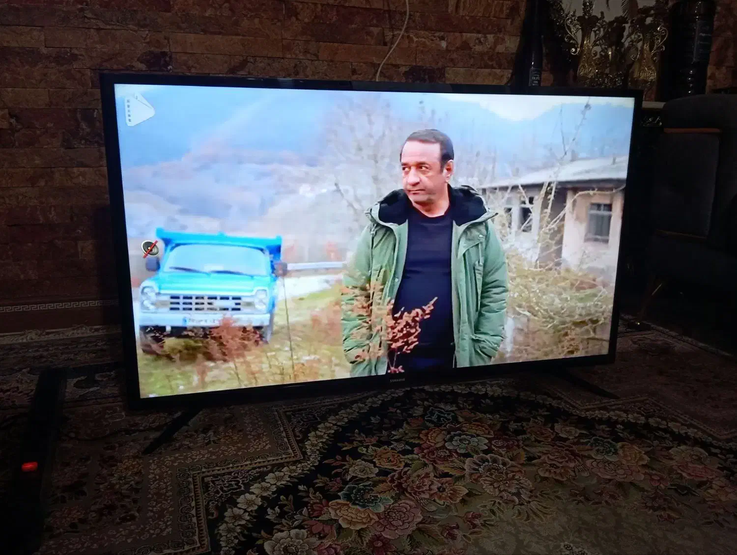 ال ای دی سامسونگ و مبلمان هفت نفره چستر|تلویزیون و پروژکتور|اراک, |دیوار