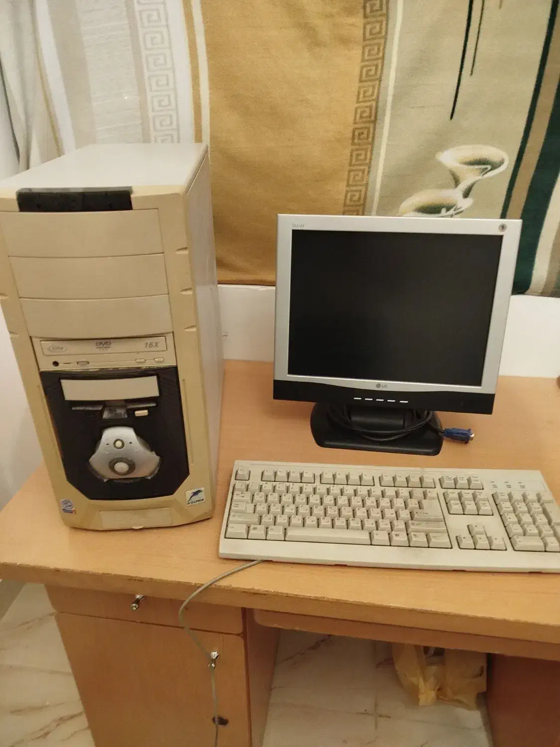 کامپیوتر رومیزی|رایانه رومیزی|سهند, |دیوار