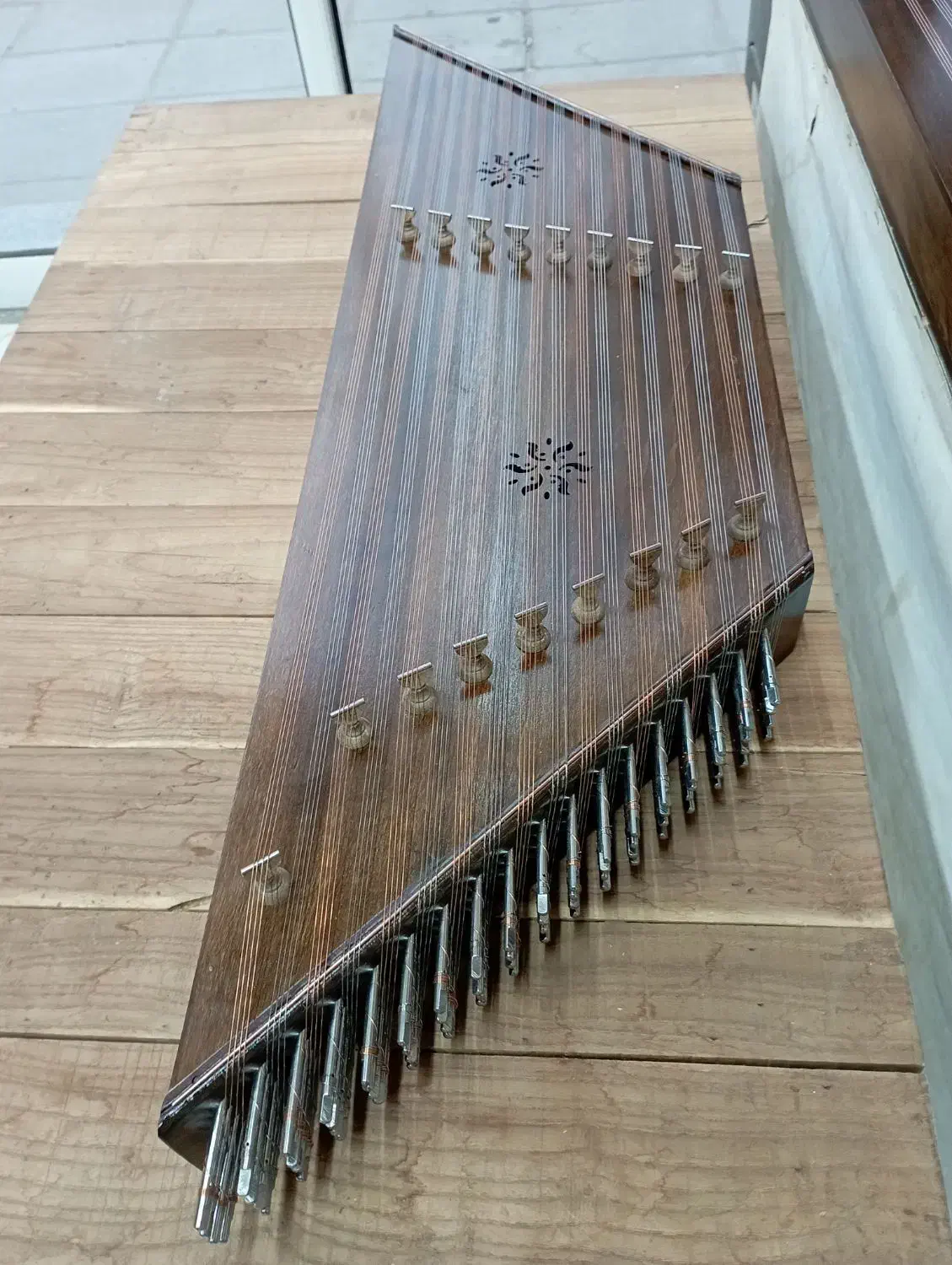 سنتور خوش صدا|سازهای سنتی|شیروان (خراسان), |دیوار