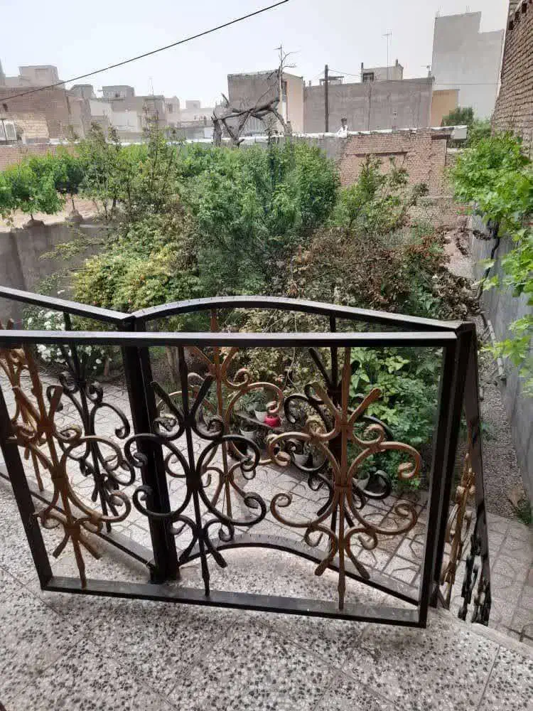 حیاط ویلایی معلم 270 متر بنا دوطبفه 180 متر حیاط|فروش خانه و ویلا|شاهرود, |دیوار