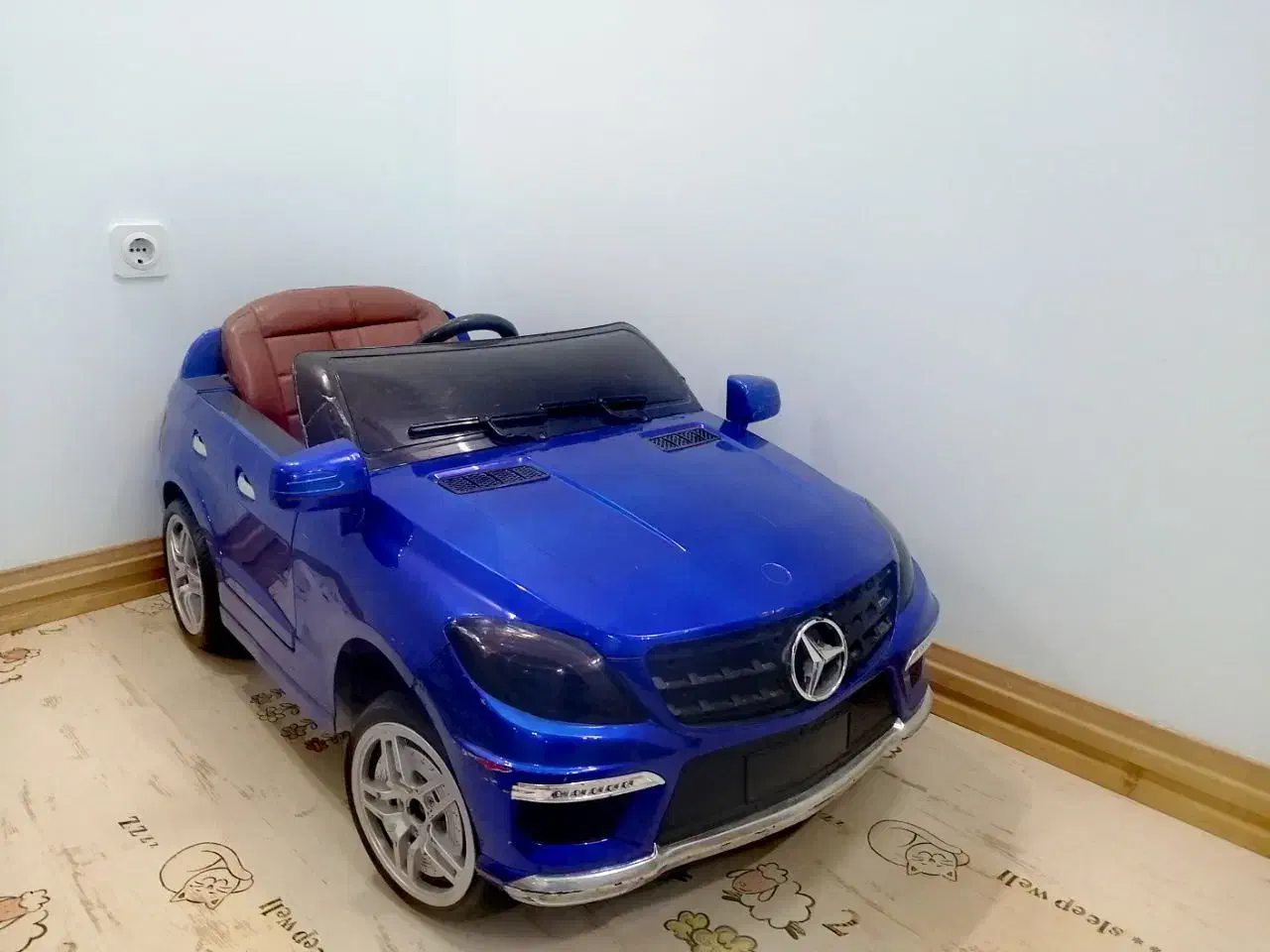 ماشین شارژی دو موتوره Laodis|اسباببازی بچه|قم, سعادتی|دیوار