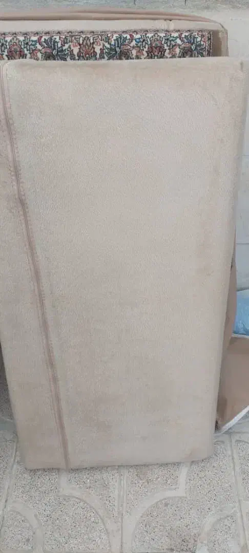 پشتی در حد نو|پشتی|ارومیه, |دیوار