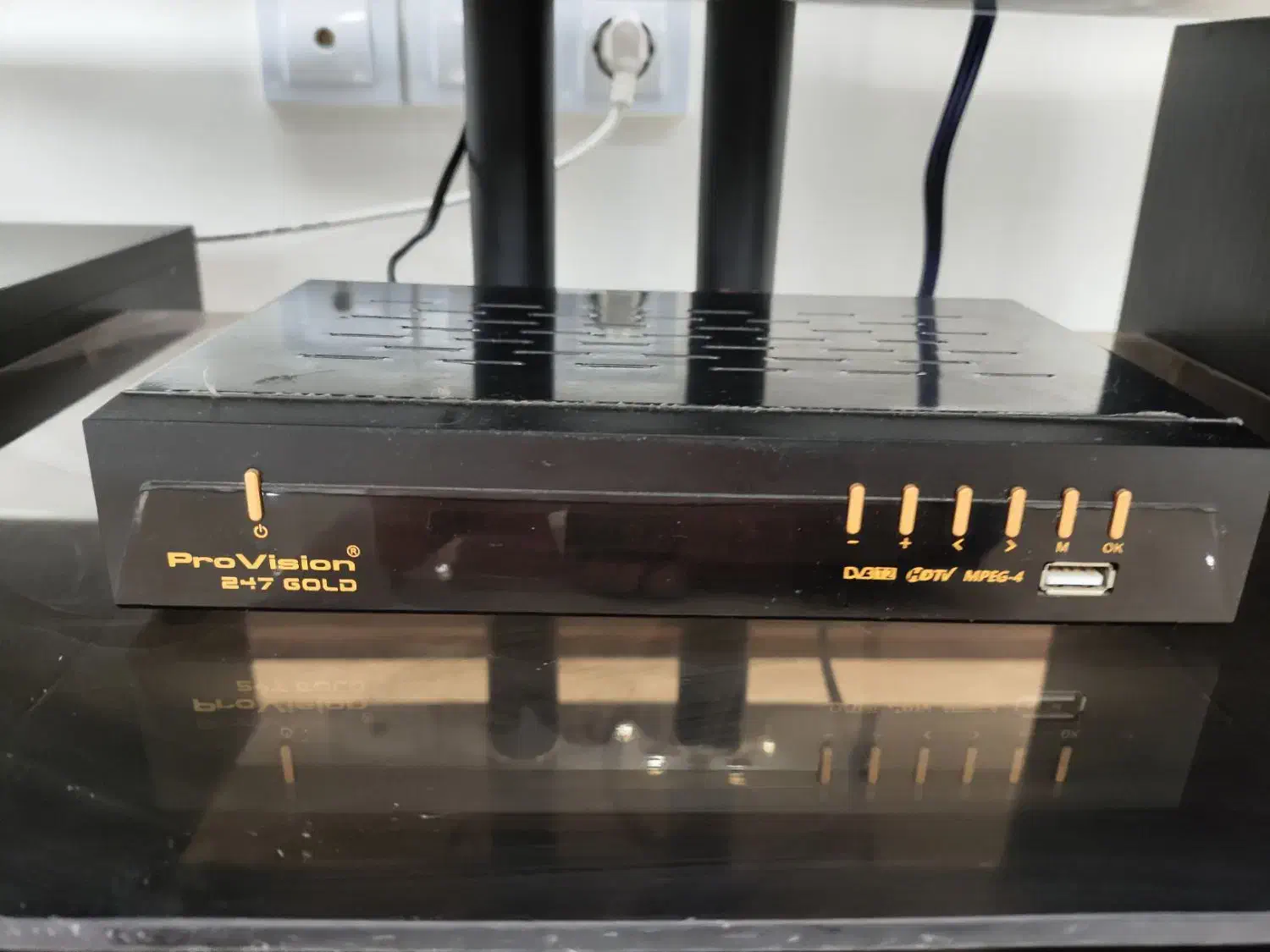 تلویزیون سامسونگ با دیجیتال و میز|تلویزیون و پروژکتور|تهران, مینای شمالی (مخبر)|دیوار