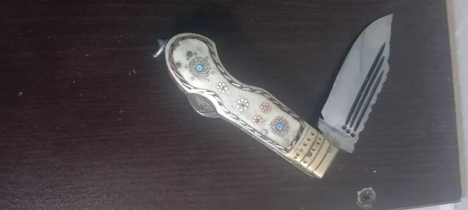 چاقو|کلکسیون اشیاء عتیقه|اردکان, |دیوار