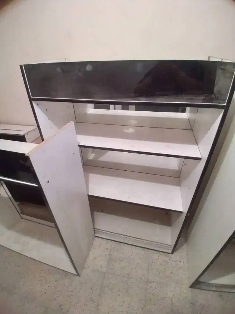 دکور لوازم آرایشی|کتابخانه، شلف، قفسه‌های دیواری|تهران, باغ فیض|دیوار