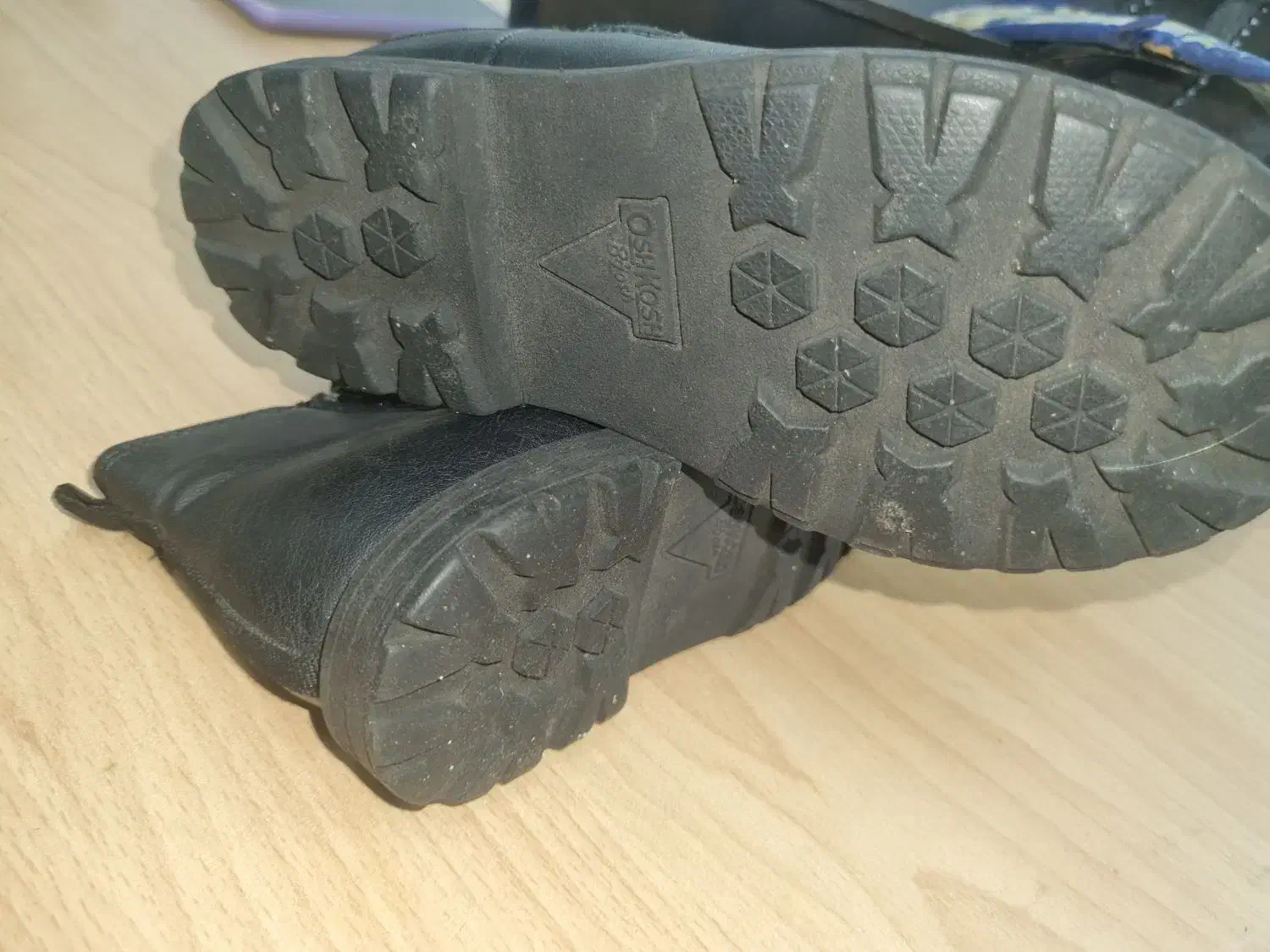 نیم بوت چرم برند اصل|کیف، کفش، کمربند|پرند, فاز ۵|دیوار