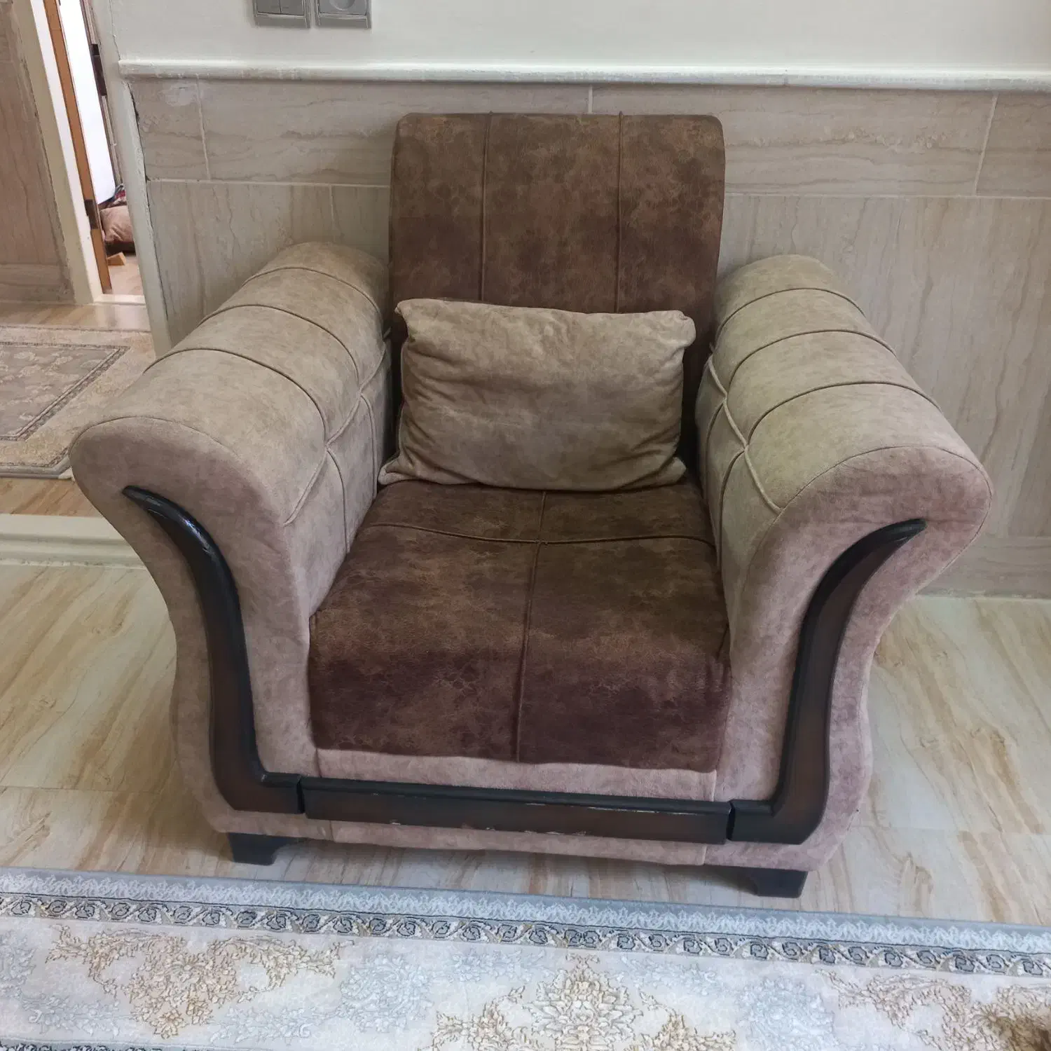 مبل ۷نفره|مبلمان خانگی و میز عسلی|زبرخان, |دیوار